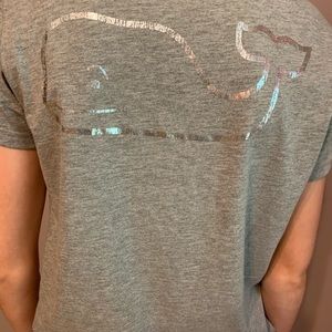 Vineyard vines t-shirt